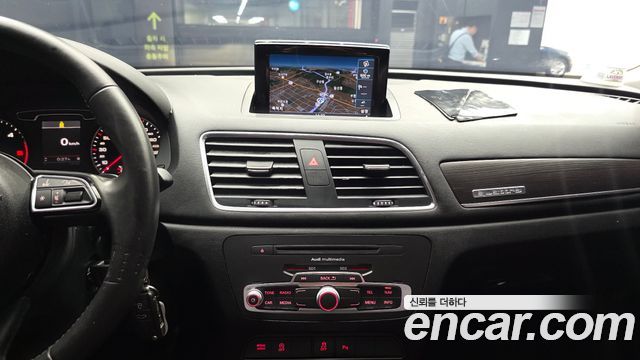 Audi Q3 2014 — photo 14