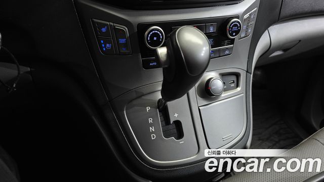 Hyundai Starex 2016 — photo 12
