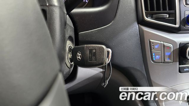 Hyundai Starex 2016 — photo 21