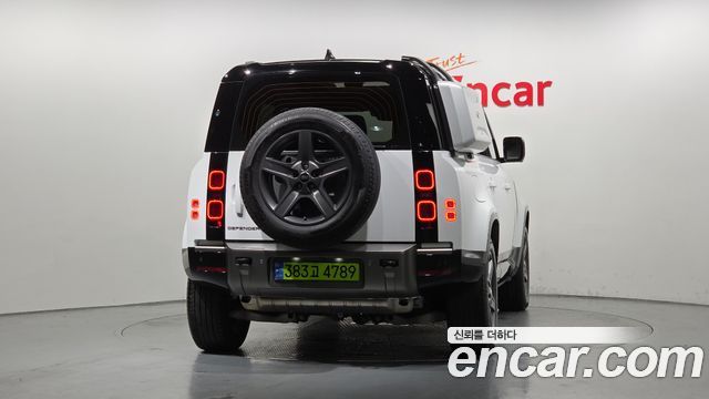 Land Rover Defender 2024 — photo 4