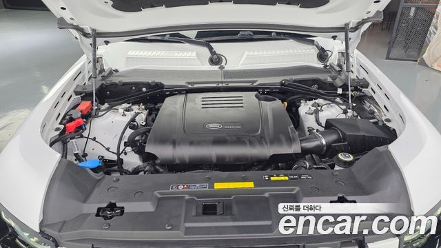 Land Rover Defender 2024 — photo 6