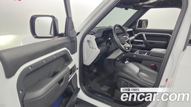 Land Rover Defender 2024 — photo 10