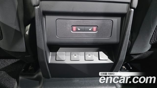 Land Rover Defender 2024 — photo 18
