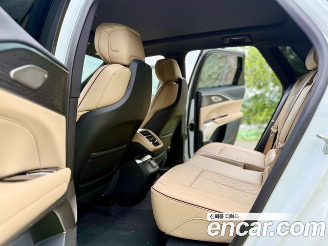 Cadillac Lyriq 2024 — photo 11