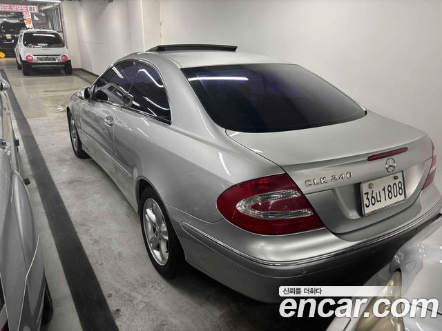 Mercedes-Benz CLK-Class 2004 — photo 3