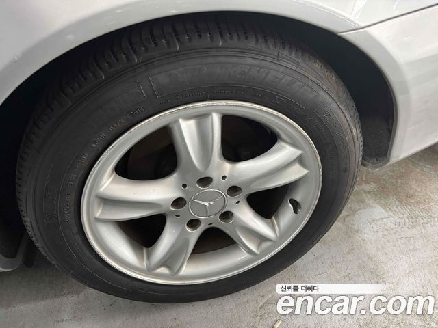 Mercedes-Benz CLK-Class 2004 — photo 5