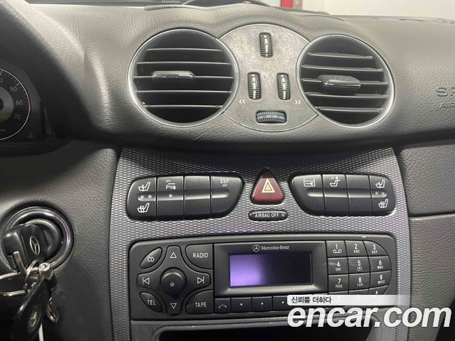 Mercedes-Benz CLK-Class 2004 — photo 14