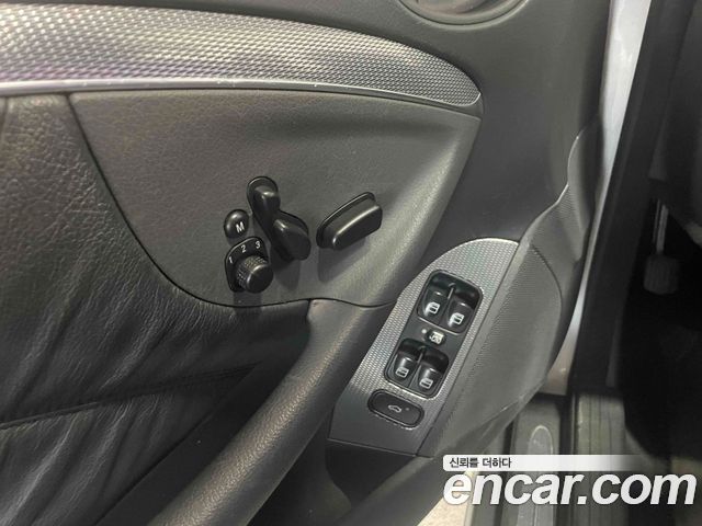 Mercedes-Benz CLK-Class 2004 — photo 16
