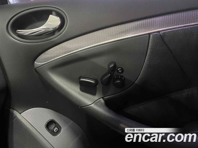 Mercedes-Benz CLK-Class 2004 — photo 17