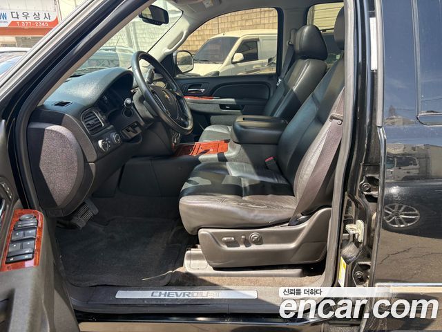 Chevrolet Surburban 2012 — photo 6