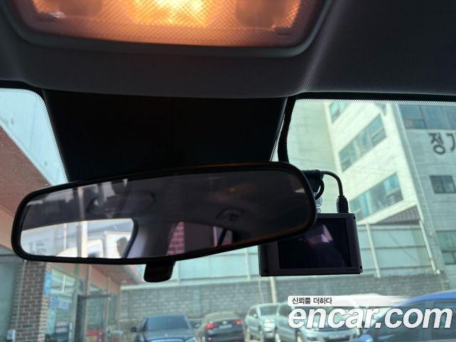 Chevrolet Surburban 2012 — photo 14