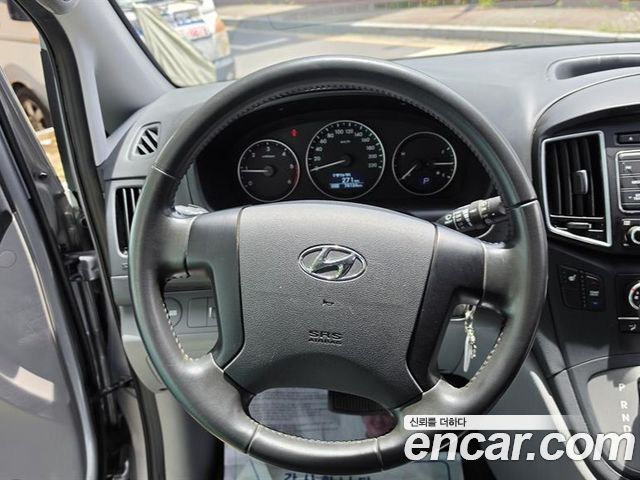 Hyundai Starex 2018 — photo 13