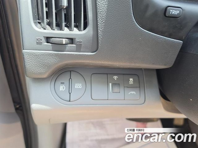 Hyundai Starex 2018 — photo 16