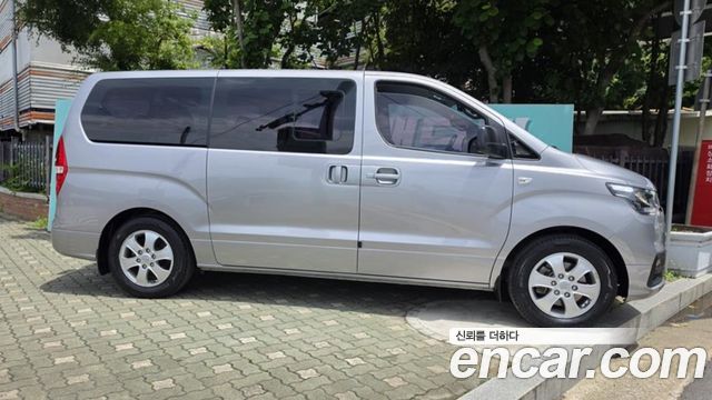 Hyundai Starex 2018 — photo 19