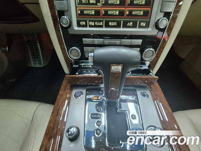 Volkswagen Phaeton 2011 — photo 9
