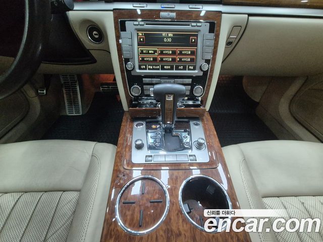 Volkswagen Phaeton 2011 — photo 12