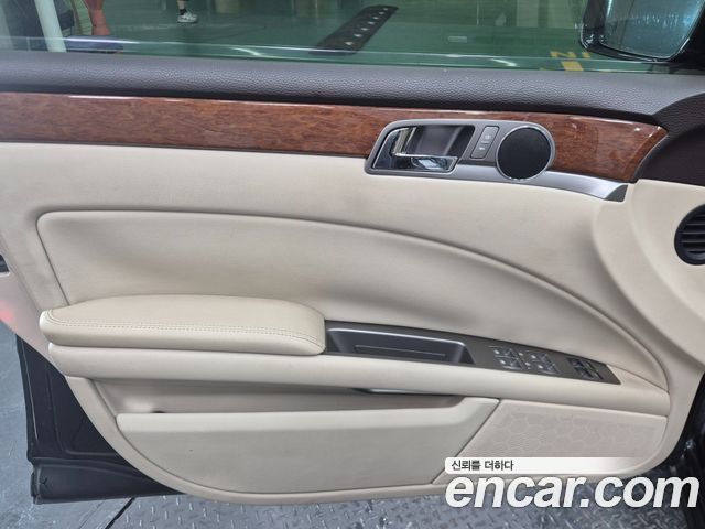 Volkswagen Phaeton 2011 — photo 14