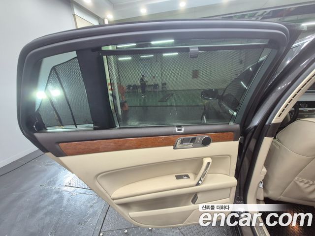 Volkswagen Phaeton 2011 — photo 15