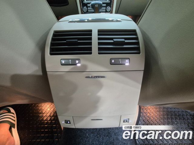 Volkswagen Phaeton 2011 — photo 18