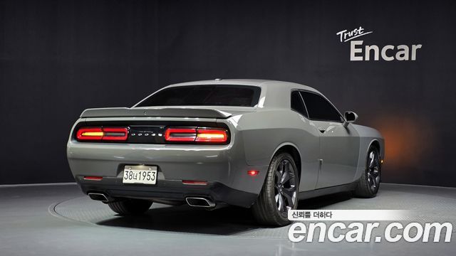 Dodge Challenger 2019 — photo 2