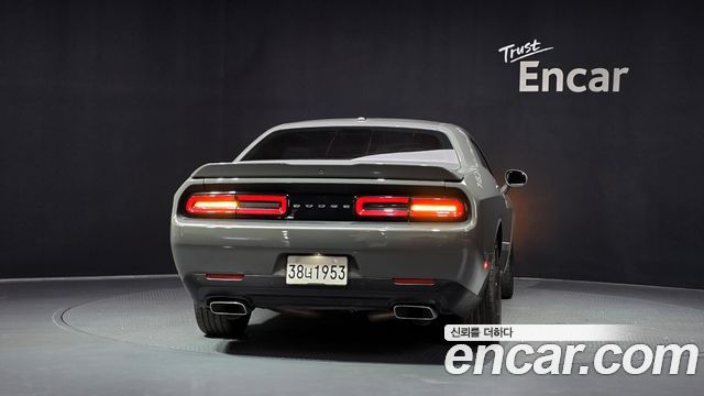 Dodge Challenger 2019 — photo 4