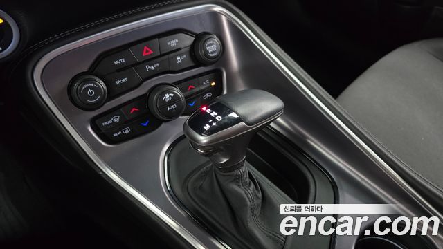 Dodge Challenger 2019 — photo 9
