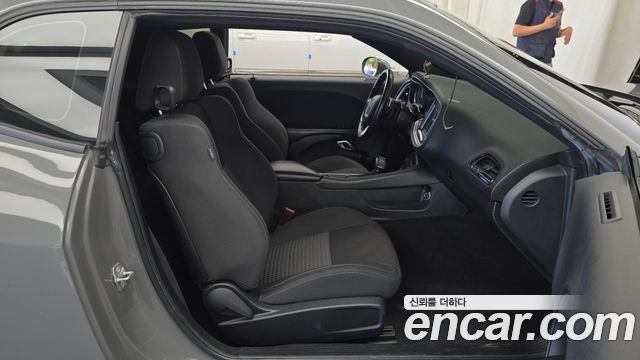 Dodge Challenger 2019 — photo 11