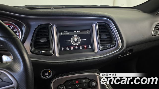 Dodge Challenger 2019 — photo 14