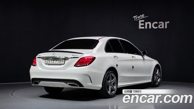 Mercedes-Benz C-Class 2018 — photo 2