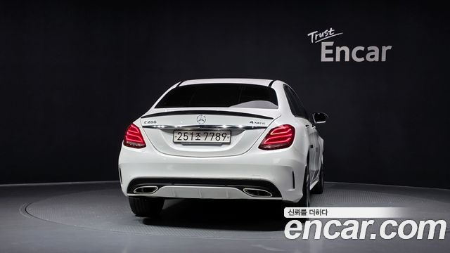 Mercedes-Benz C-Class 2018 — photo 4