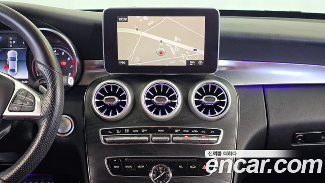 Mercedes-Benz C-Class 2018 — photo 18