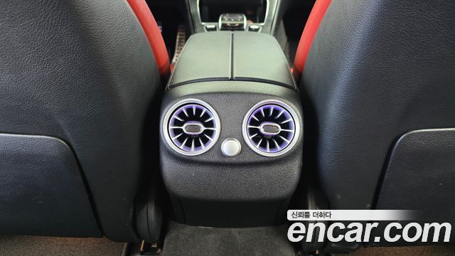 Mercedes-Benz C-Class 2018 — photo 25