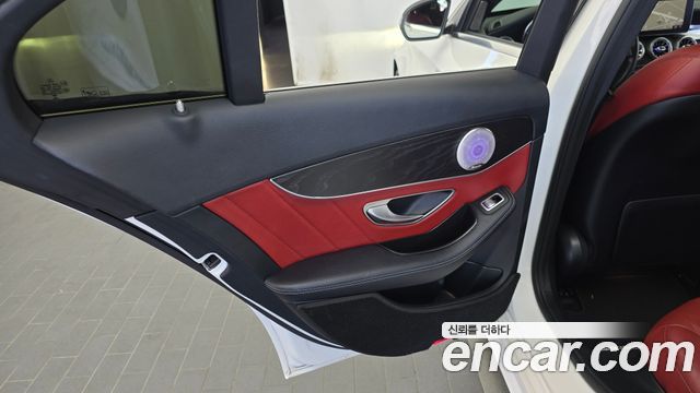 Mercedes-Benz C-Class 2018 — photo 15