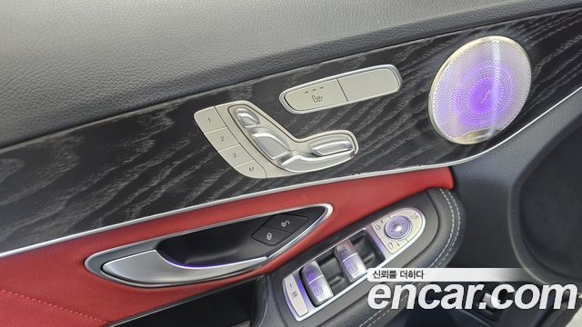 Mercedes-Benz C-Class 2018 — photo 27