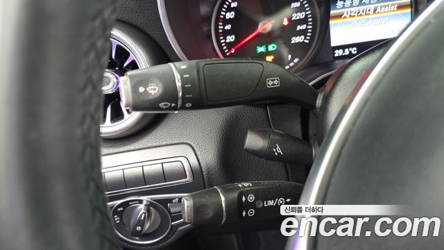 Mercedes-Benz C-Class 2018 — photo 29