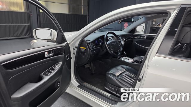 Hyundai Genesis 2013 — photo 13