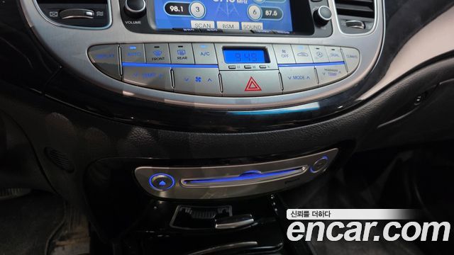 Hyundai Genesis 2013 — photo 22