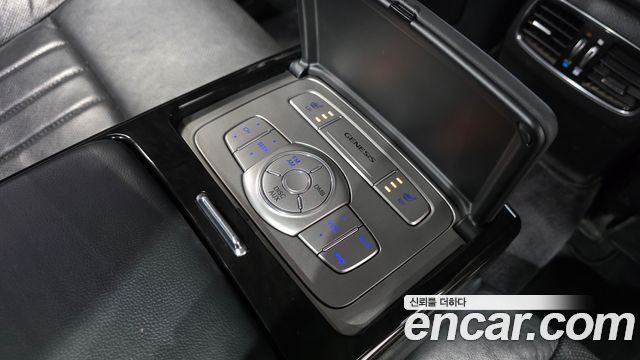 Hyundai Genesis 2013 — photo 24