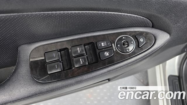 Hyundai Genesis 2013 — photo 28