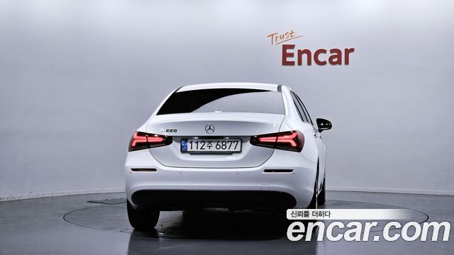 Mercedes-Benz A-Class 2020 — photo 4