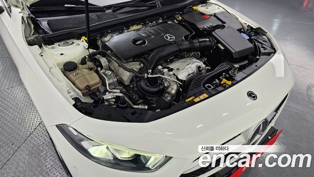 Mercedes-Benz A-Class 2020 — photo 6
