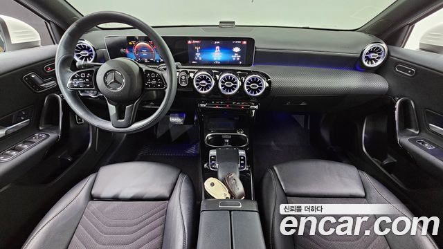 Mercedes-Benz A-Class 2020 — photo 7