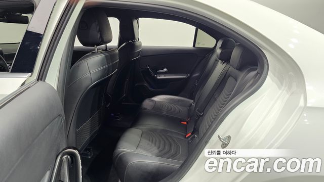 Mercedes-Benz A-Class 2020 — photo 11