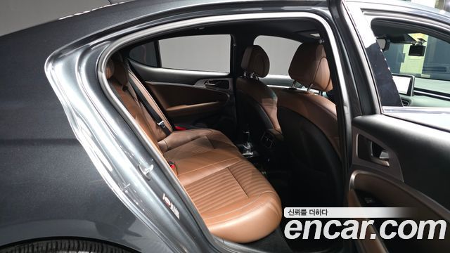 Genesis G70 2019 — photo 18