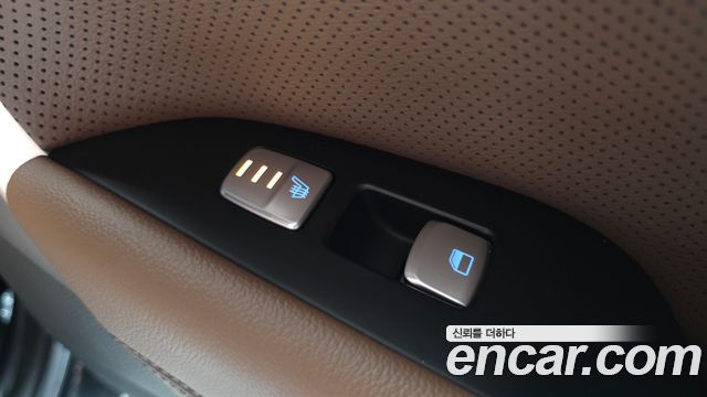 Genesis G70 2019 — photo 25