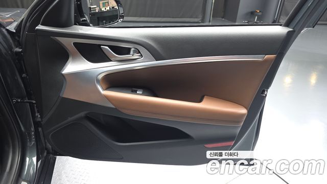 Genesis G70 2019 — photo 14