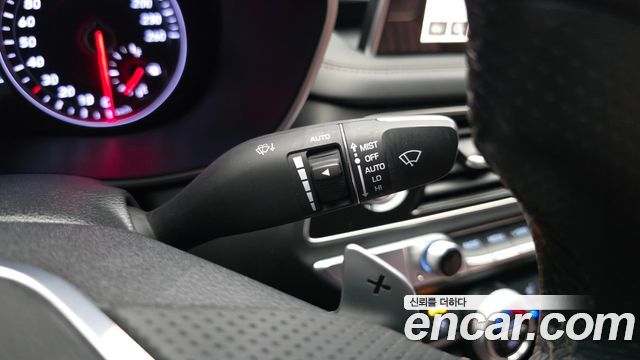 Genesis G70 2019 — photo 29