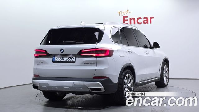 BMW X5 2021 — photo 2