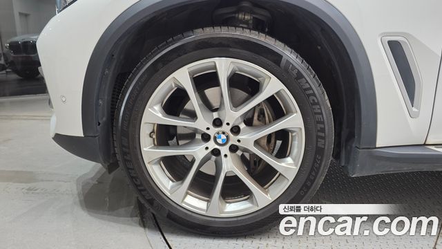 BMW X5 2021 — photo 5
