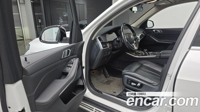 BMW X5 2021 — photo 13